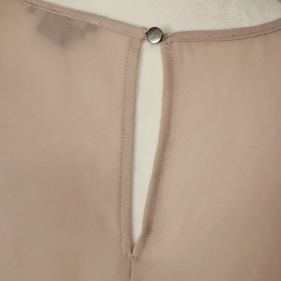 Forever 21 Beige Short Sleeve Blouse - Small - Picture 3 of 7